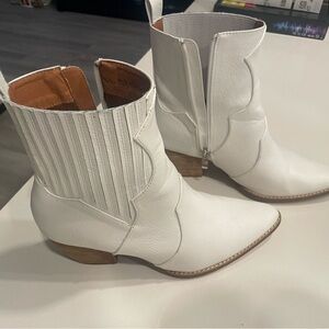 BEAST FASHION White Ankle Booties